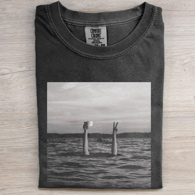 STAY CALM. TEE