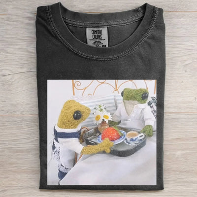 KNITTEDFROG FROGANDTOAD FUNNY DAILY TEE