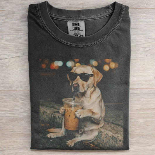 FUNNY YELLOW LAB DRINKING ICED COFFEE TEE