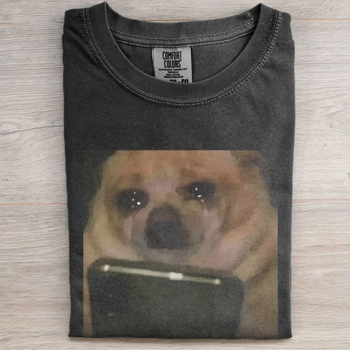 CRYING DOG HOLDING PHONE TEE
