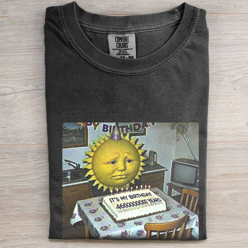SUN-THEMED STATEMENT TEE
